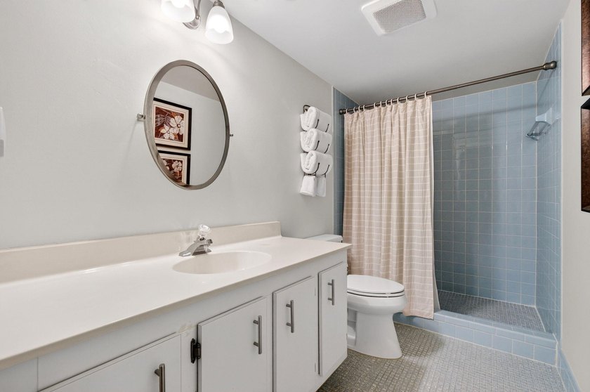 Step into this 2 bed/2 bath condo on 2nd Floor of 2-story - photo 26