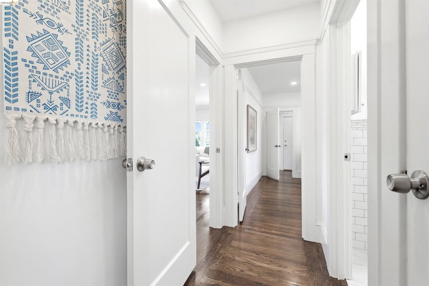 One lot, two renovated detached homes in Oakland's vibrant - photo 27