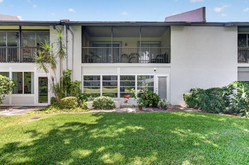 Step into this 2 bed/2 bath condo on 2nd Floor of 2-story - photo 32