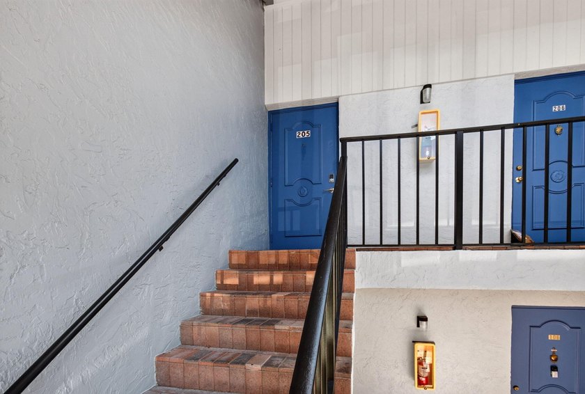 Step into this 2 bed/2 bath condo on 2nd Floor of 2-story - photo 33