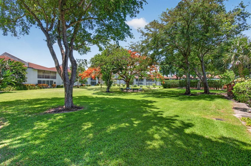 Step into this 2 bed/2 bath condo on 2nd Floor of 2-story - photo 34