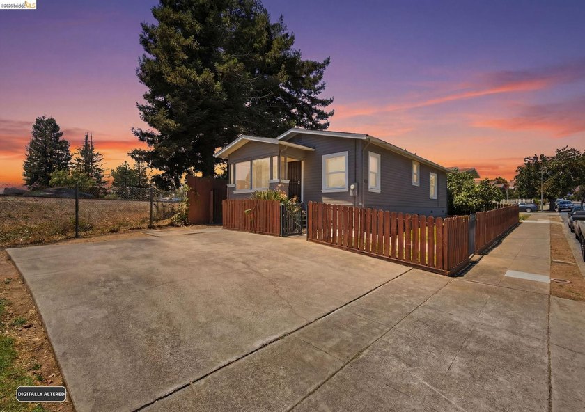 One lot, two renovated detached homes in Oakland's vibrant - photo 36