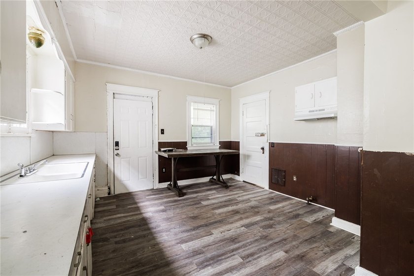 Fully vacant duplex in the Lyell/Otis neighborhood! Rare - photo 8