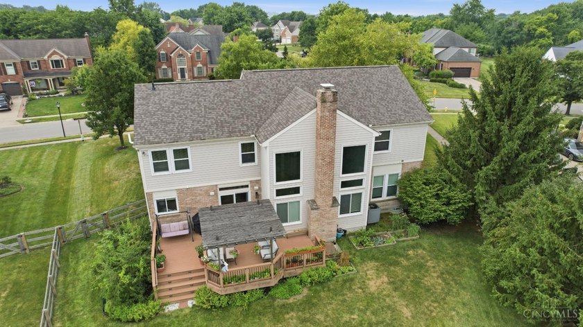 Welcome to beautiful 5-bedrooms,4 baths home in the desirable - photo 4