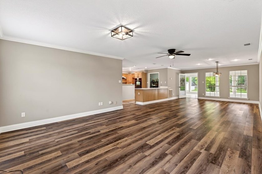 Welcome home! This beautifully maintained property is move in - photo 4