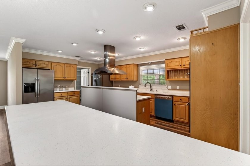 Welcome home! This beautifully maintained property is move in - photo 8