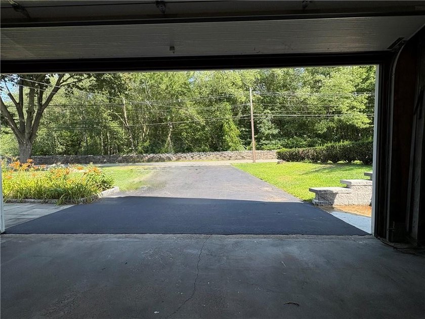 Welcome to this warm, generous-size Ranch where the solid - photo 36