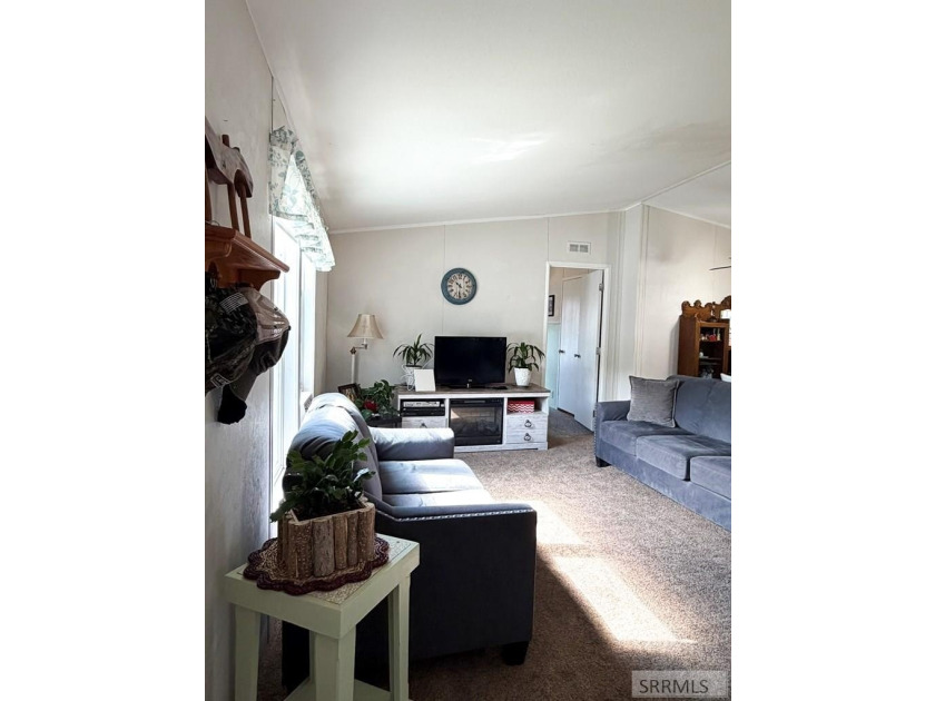 Welcome home to this clean, well maintained 2008 manufactured - photo 9
