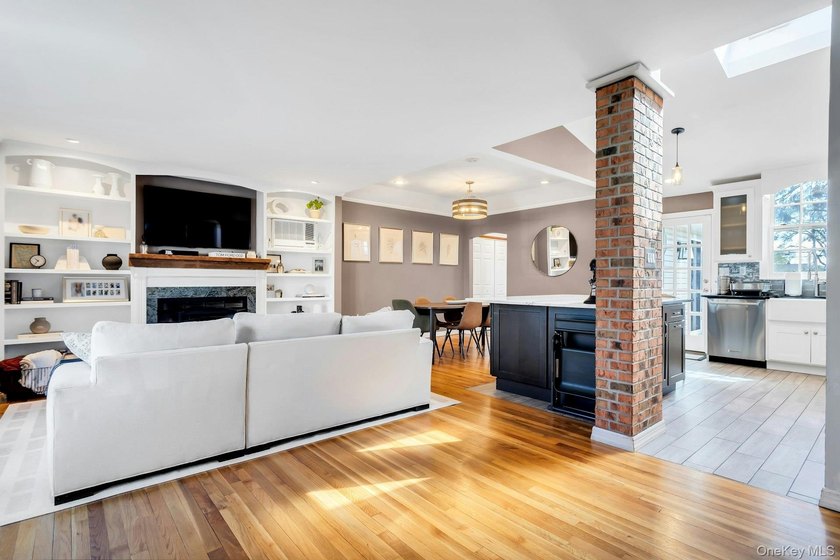 Mint expanded Center Hall Split in the desirable Village of - photo 5