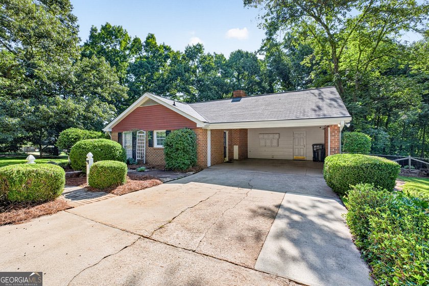 Searching for the perfect low-maintenance ranch home in North - photo 4