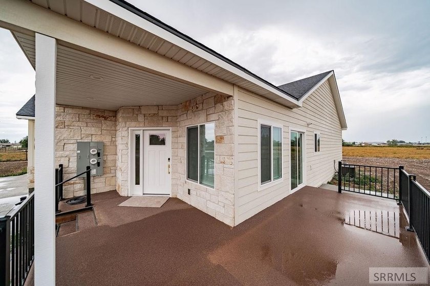 Country living meets modern flexibility in this beautiful new - photo 8