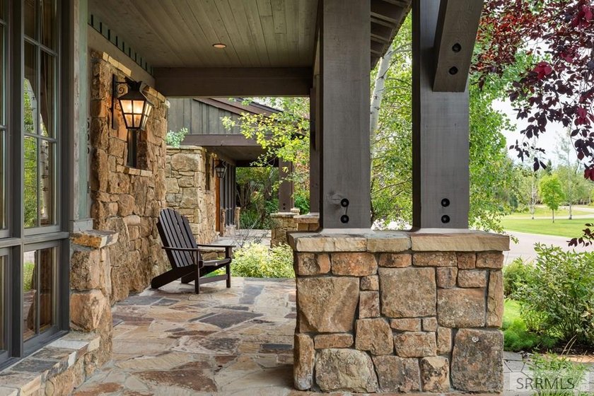 Welcome home - where unmatched luxury meets the untamed beauty - photo 3