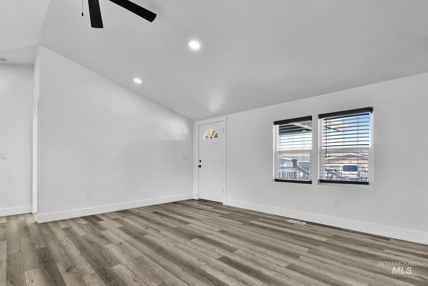 Enjoy space, convenience, and flexibility at 2324 Blue Lake Lane - photo 6