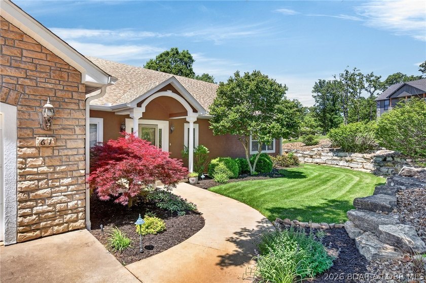 Ranch-style home in Linn Creek offers easy one-level living - photo 2