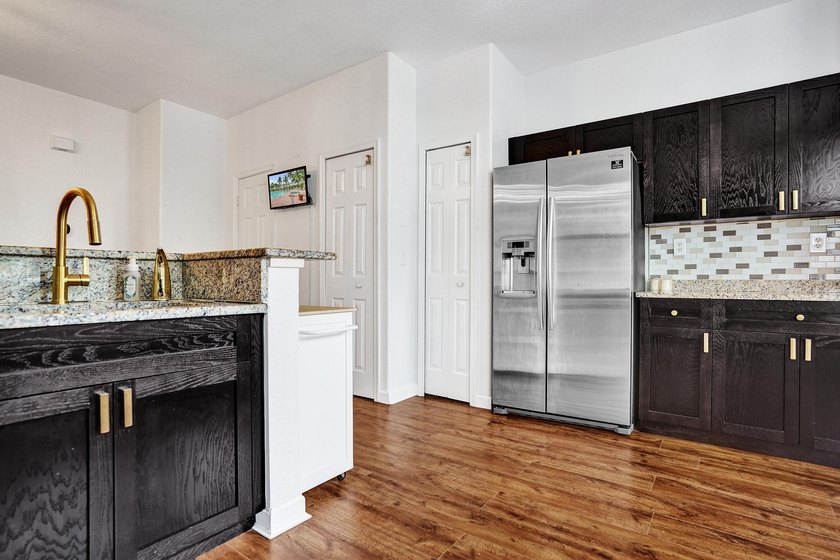 Amazing Townhome in Royal Palm Beach. Great Location! All Ages! - photo 15