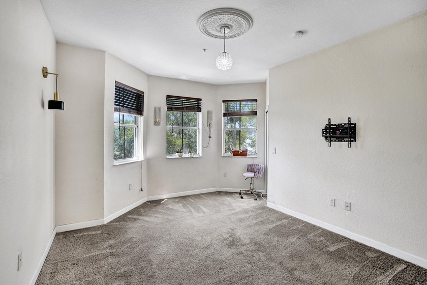 Amazing Townhome in Royal Palm Beach. Great Location! All Ages! - photo 18