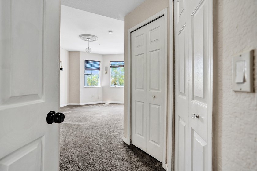 Amazing Townhome in Royal Palm Beach. Great Location! All Ages! - photo 21