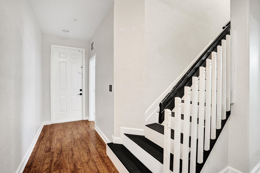 Amazing Townhome in Royal Palm Beach. Great Location! All Ages! - photo 24