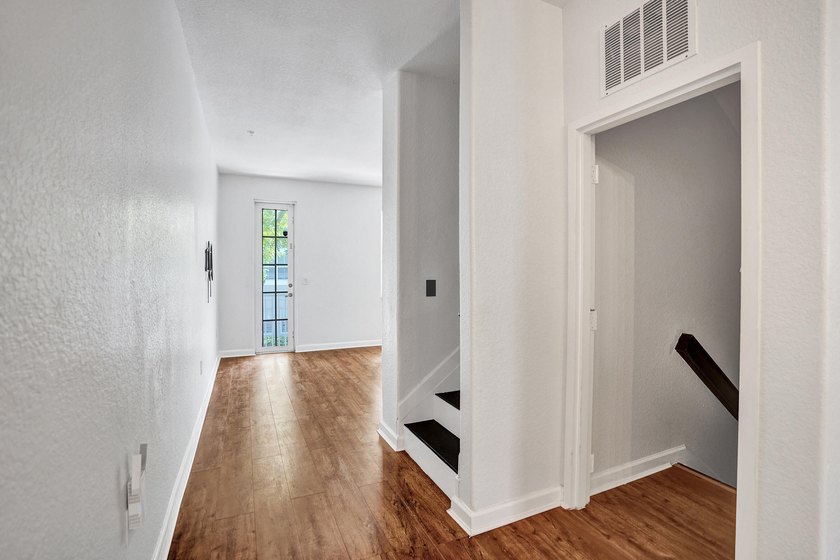Amazing Townhome in Royal Palm Beach. Great Location! All Ages! - photo 30
