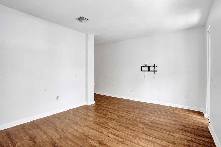 Amazing Townhome in Royal Palm Beach. Great Location! All Ages! - photo 33