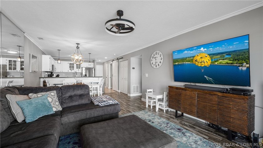Discover the perfect blend of comfort, convenience &amp; lake - photo 8