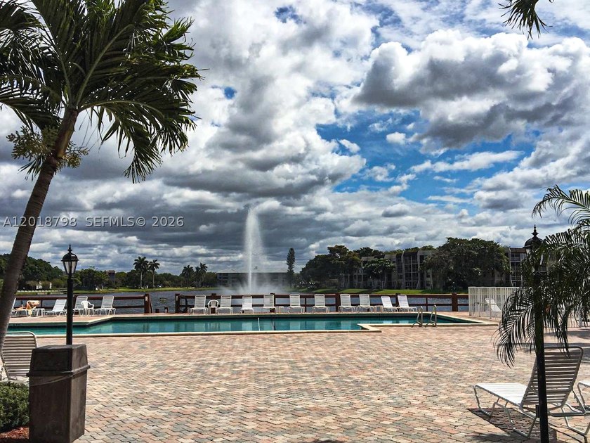 Spacious 2-bedroom, 2-bath condo located in the desirable Live - photo 20
