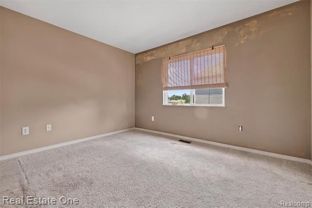 Welcome to this beautiful lakefront home in the highly - photo 29
