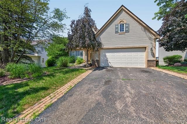 Welcome to this beautiful lakefront home in the highly - photo 47