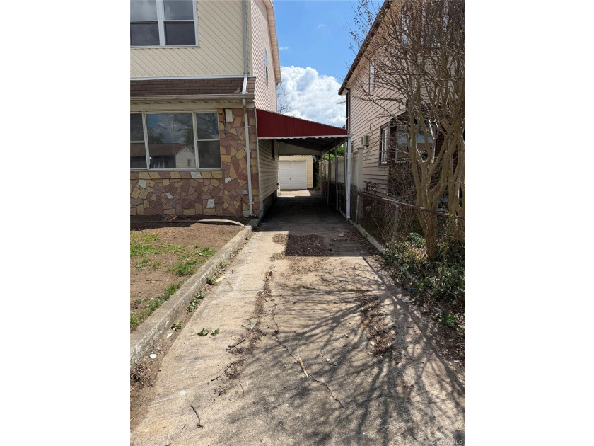 Fully renovated house includes new kitchen, bathrooms and all - photo 2