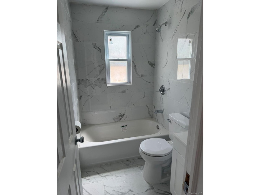 Fully renovated house includes new kitchen, bathrooms and all - photo 7