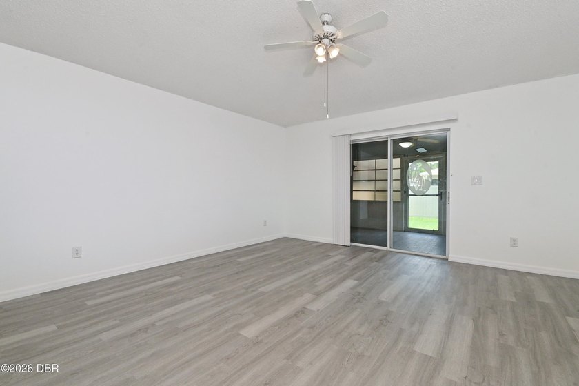 Move-in ready 4-bedroom home on a desirable corner lot in - photo 22