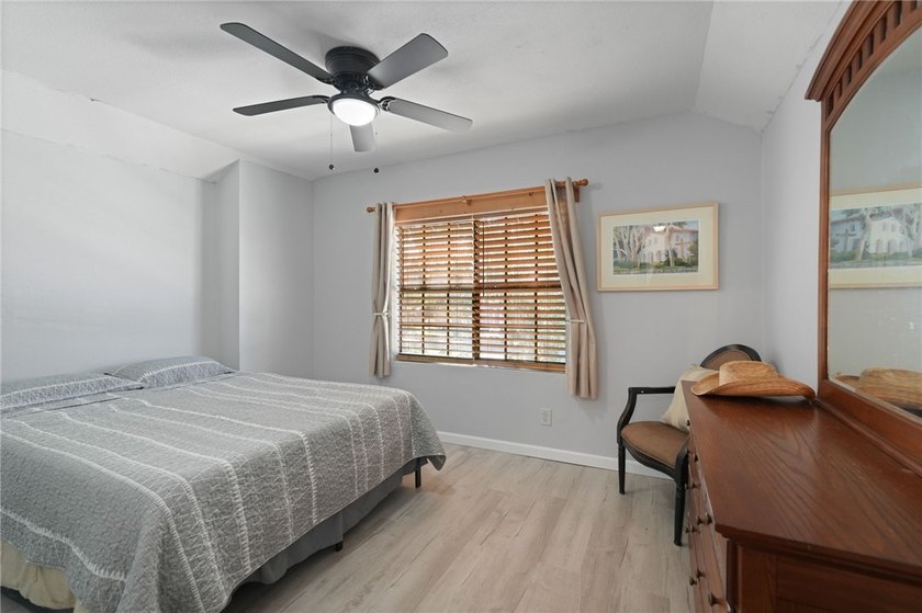Spacious 5-bedroom, 3-bath home offering 2,178 square feet of - photo 27