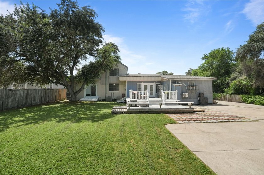 Spacious 5-bedroom, 3-bath home offering 2,178 square feet of - photo 32