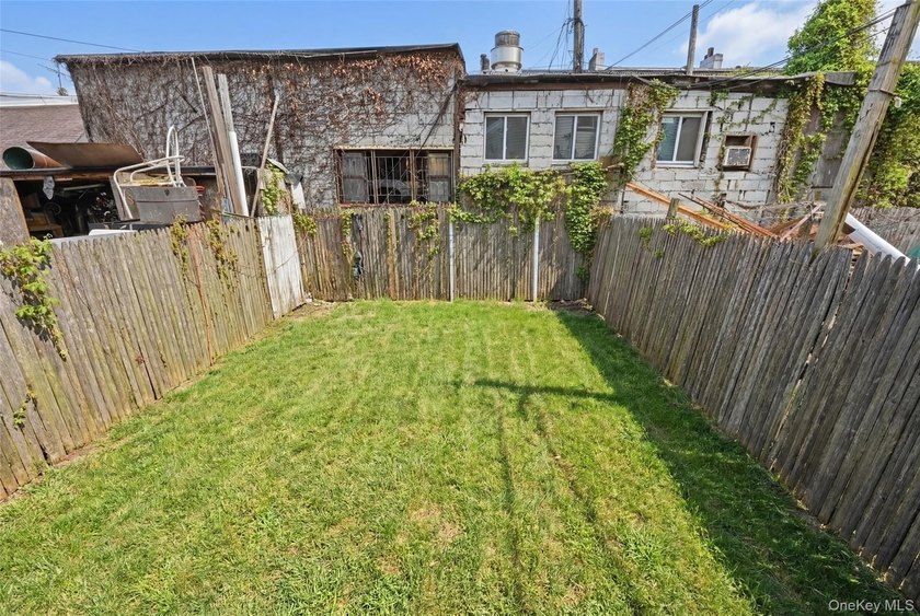 2 family home, perfect for both end-users and investors - photo 4