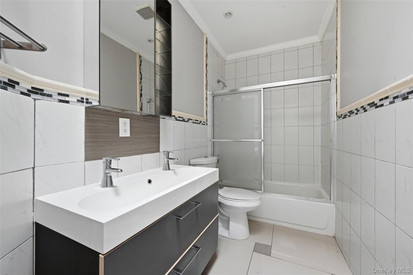 2 family home, perfect for both end-users and investors - photo 10