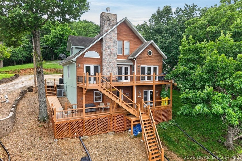 One-owner lakefront retreat offers the COMPLETE package-100 ft - photo 3
