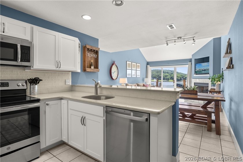 Welcome to Lake Living at Cedar Glen Condos, where adventure &amp; - photo 5