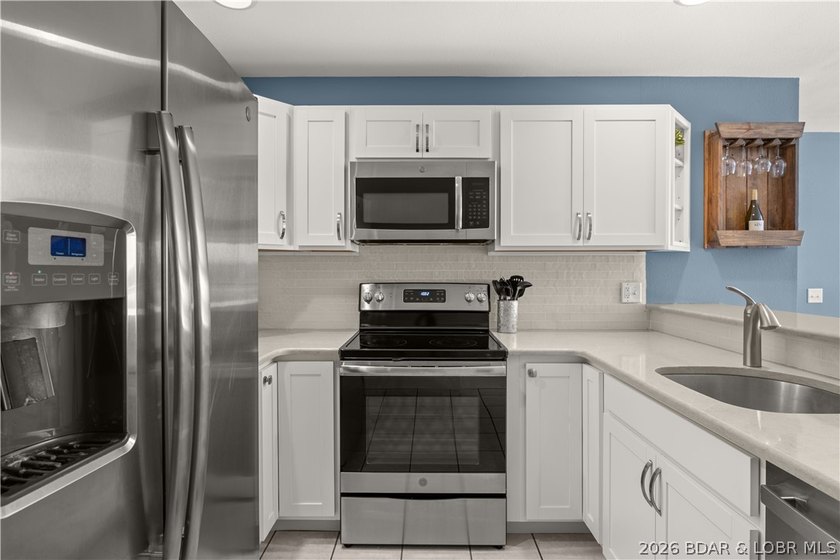 Welcome to Lake Living at Cedar Glen Condos, where adventure &amp; - photo 6