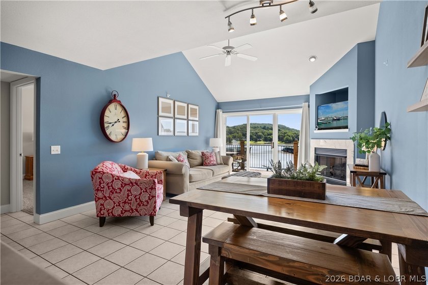Welcome to Lake Living at Cedar Glen Condos, where adventure &amp; - photo 8