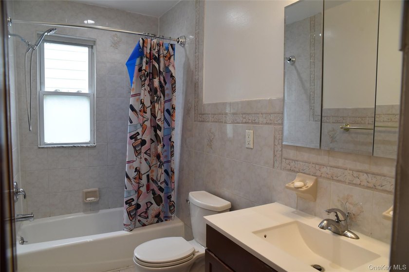 Baychester Area off 233 rd St One Family Frame Semidetached 3 - photo 14
