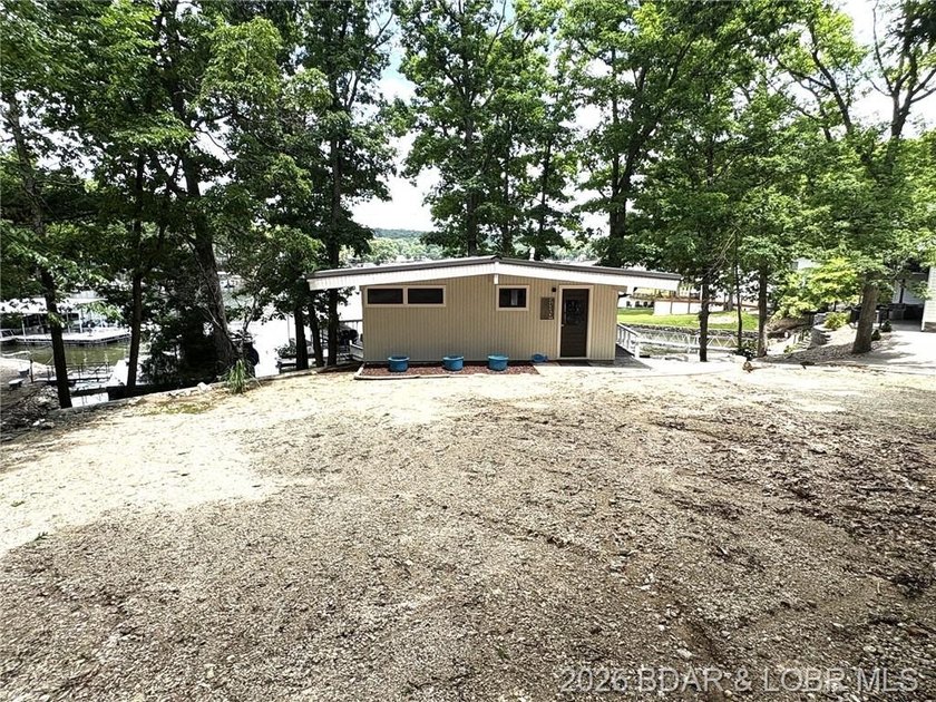 Sitting on a gentle lot in a beautiful cove location, this gem - photo 4