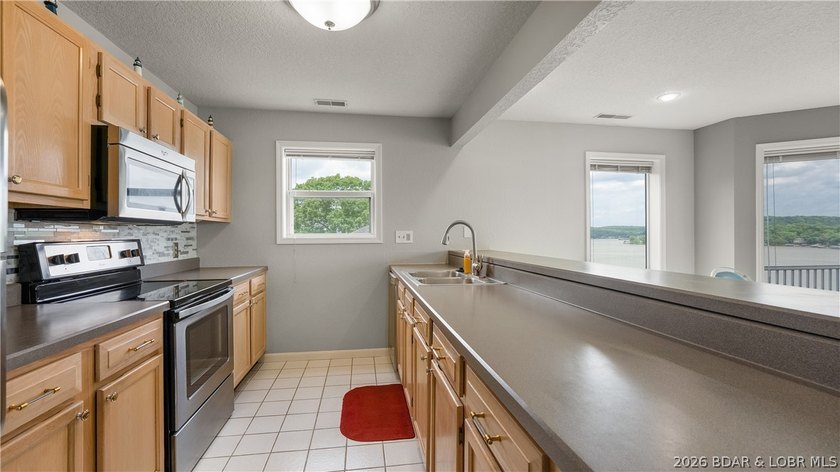 NOW OFFERING ALL HOA assessments for 2026 paid by seller upon - photo 10