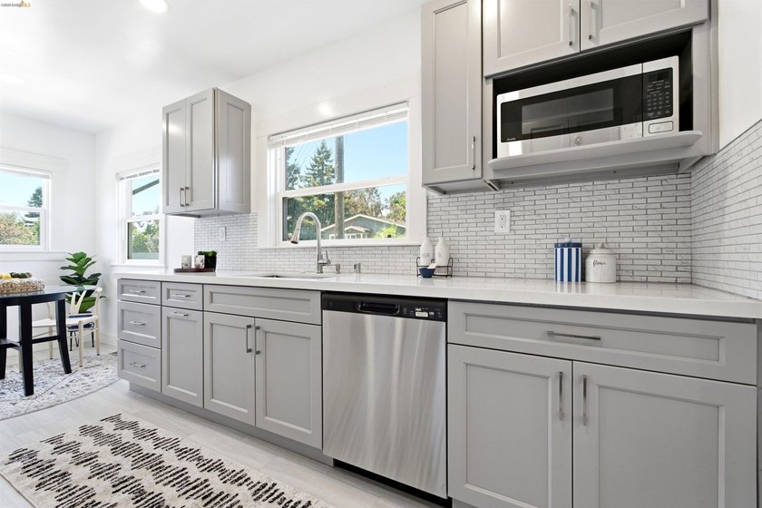 One lot, two renovated detached homes in Oakland's vibrant - photo 16