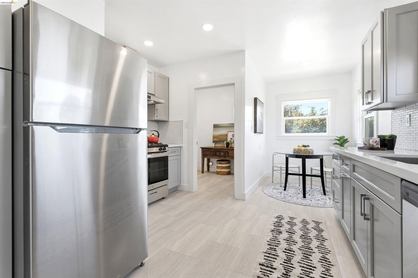 One lot, two renovated detached homes in Oakland's vibrant - photo 17
