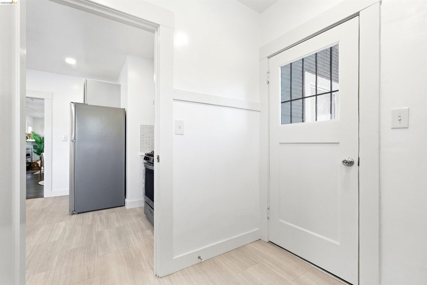 One lot, two renovated detached homes in Oakland's vibrant - photo 20