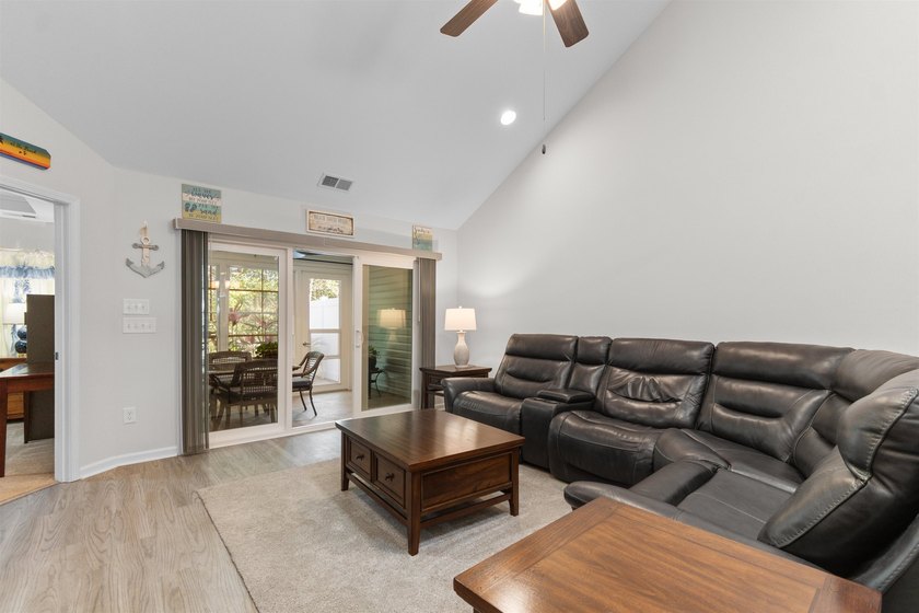 Here's your chance to live in a Palm Lakes community! It's - photo 21