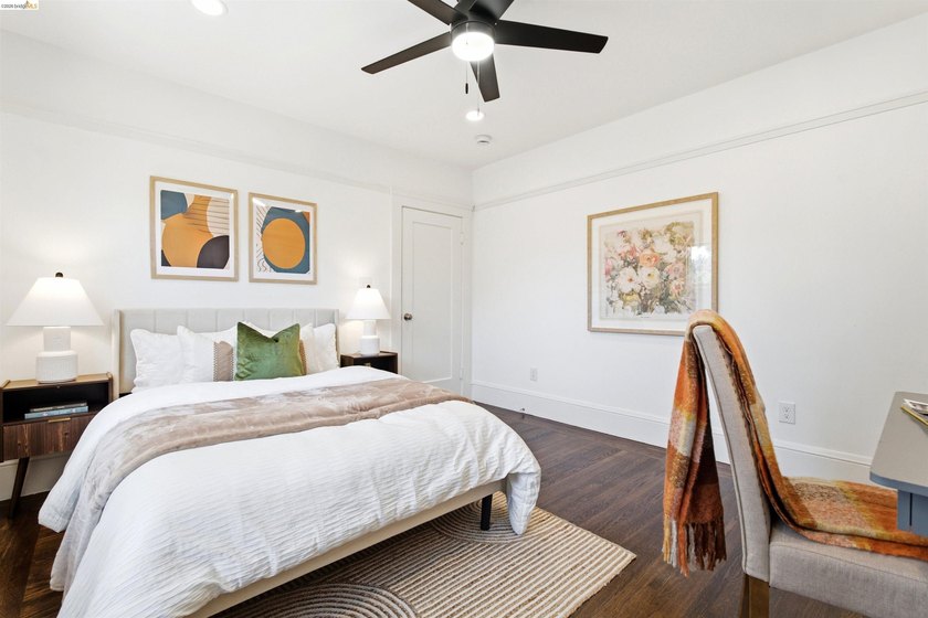 One lot, two renovated detached homes in Oakland's vibrant - photo 23