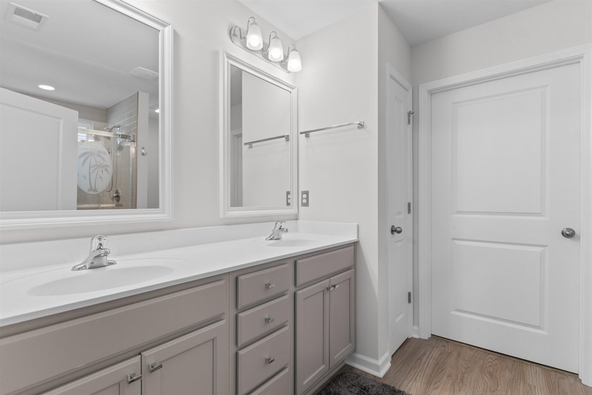 Here's your chance to live in a Palm Lakes community! It's - photo 32