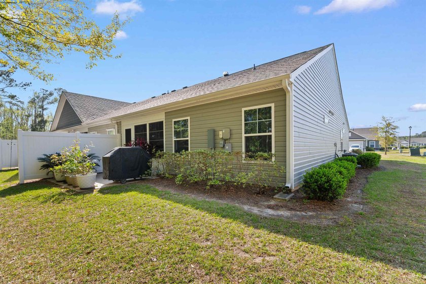 Here's your chance to live in a Palm Lakes community! It's - photo 36