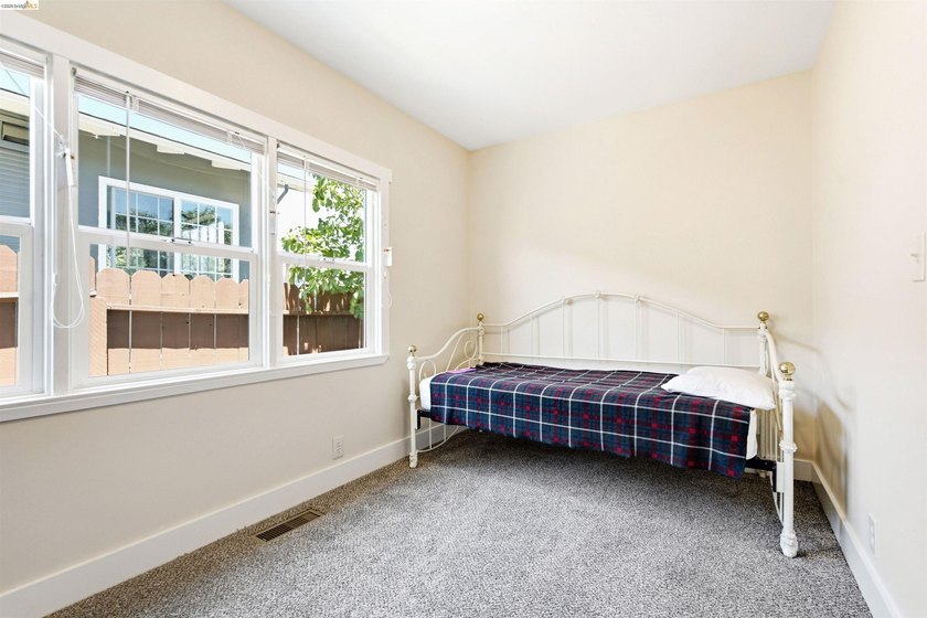 One lot, two renovated detached homes in Oakland's vibrant - photo 50